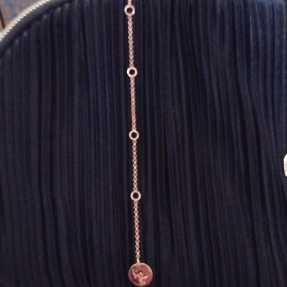 Mint mongoose necklace - Picture 2 of 4